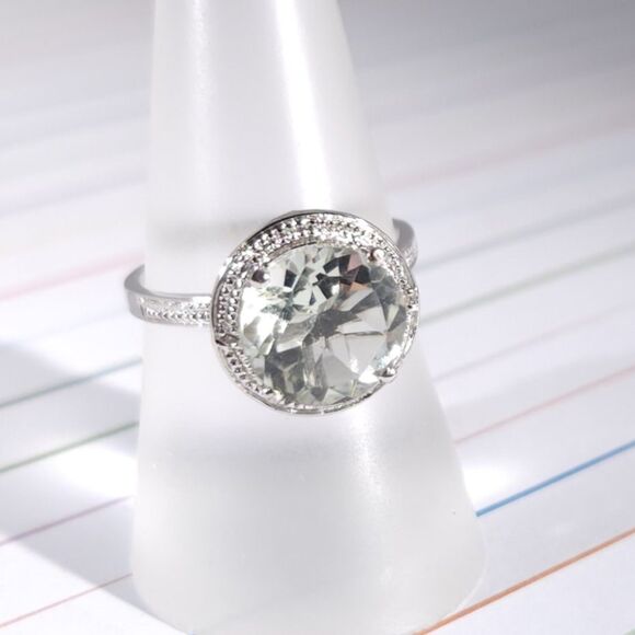 Green Amethyst 2.4 Carats Ring Size 7 - Picture 5 of 10